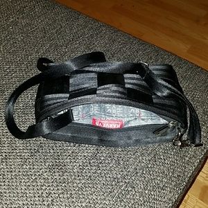Harveys seatbelt crossbody bag